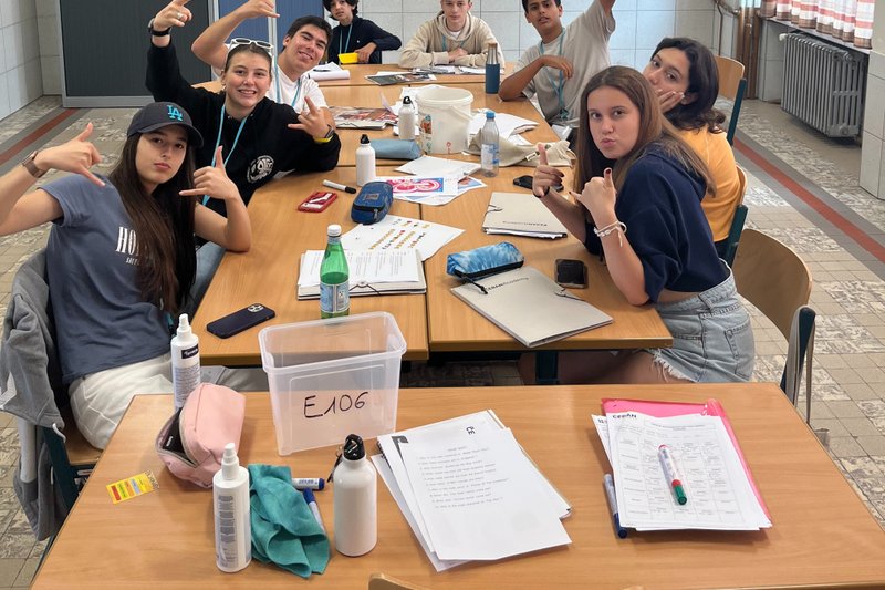 Groupe de juniors en cours d'immersion linguistique Belgique – Classe CERAN Academy Saint-Roch Ferrières